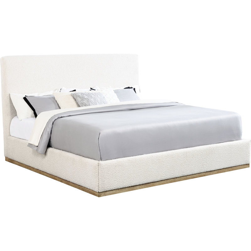 Lit très grand Eastern revêtu de tissu d'ameublement crème, base carrée et bords légèrement rembourrés