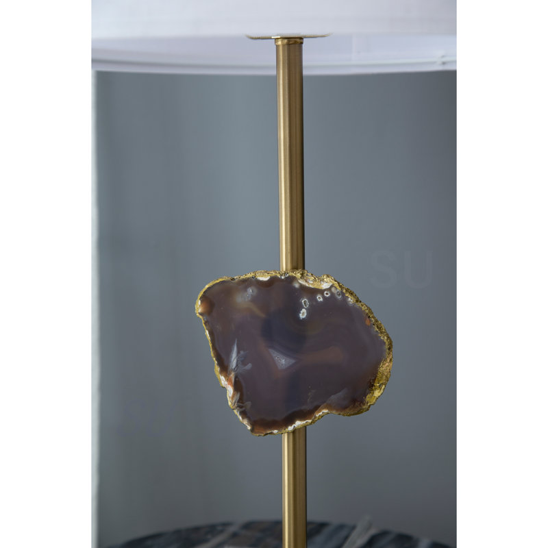 Lampe de table D14 x 25,2 po avec tranche en agate et abat-jour tambour blanc (assemblage de l'abat-jour requis)