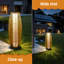 Lanterne solaire sur pied en rotin tressé, haute, étanche IP65, lampe d'ambiance extérieure, double chargement solaire et USB, autonomie de 10 à 12 heures, lampe décorative autoportante pour patio, jardin ou terrasse.