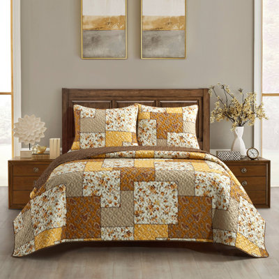Fayetta 3 Piece Patchwork Quilt Set