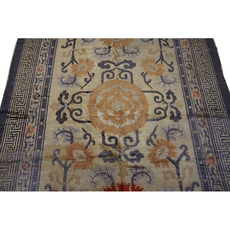 Artistic Floral Pattern Light Color Antique Luxurious Chinese Silk Rug