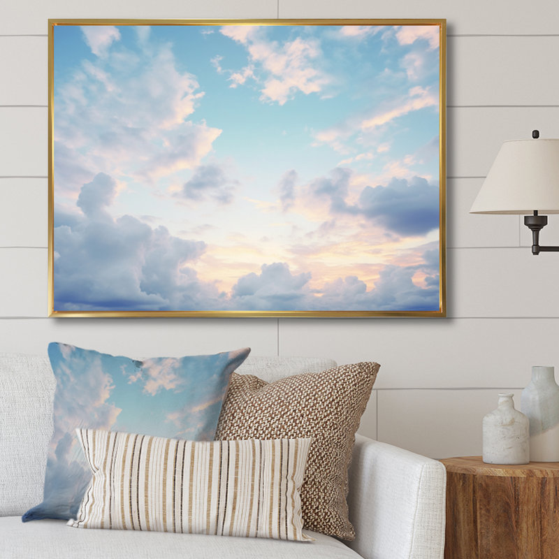 «White Sky Pure Elegance I» sur toile, H 30 po x l 40 po x P 1,5 po, Cadre flottant doré