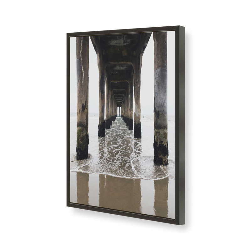 «Manhattan Pier» par Bree Madden, reproduction d'art sur toile, H 40 po x l 30 po, Noir