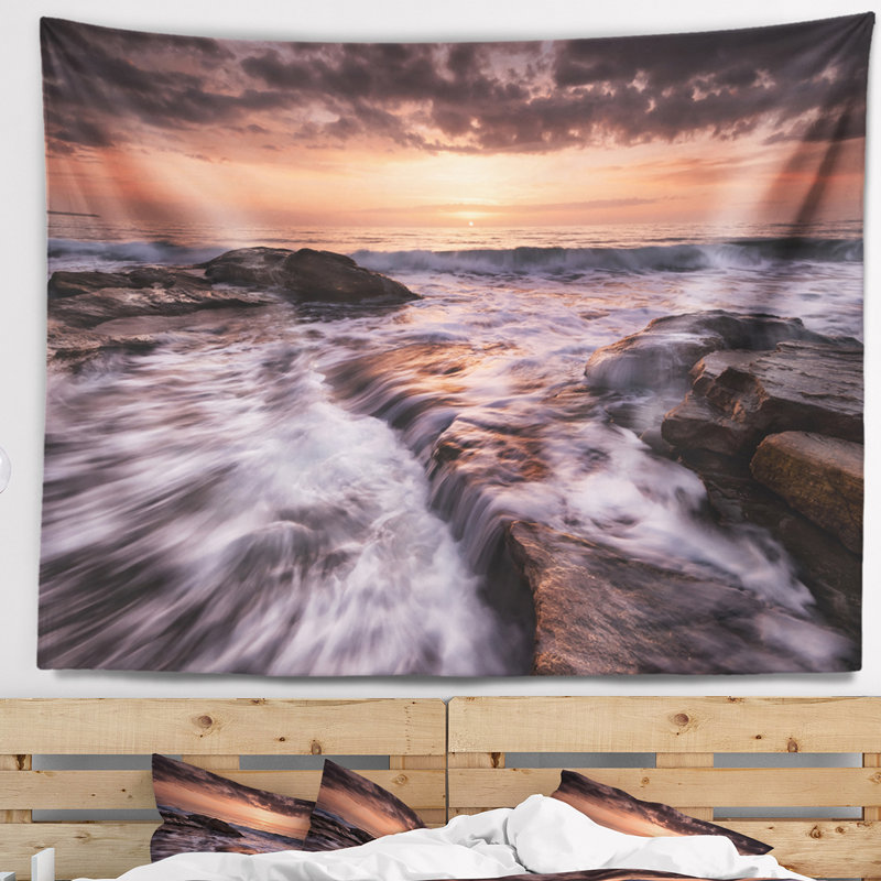 Tapisserie «Seashore Exotic Flow of Waters over Rocks», H 32 po x l 39 po
