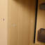 Ensemble de meuble-lavabo autoportant 48 po avec double lavabo en résine, porte à fermeture en douceur 2 et support de rangement à 3 ouvertures, emballage KD, contreplaqué