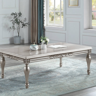 Table basse en platine H 20 po - l 59 po x P 34 po, pieds en bois massif, plateau, ornements floraux complexes, espace de vie principal avec garniture élégante et hauteur de la base, largeur, profondeur, et plus