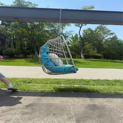 Chaise suspendue en PE pour l'extérieur