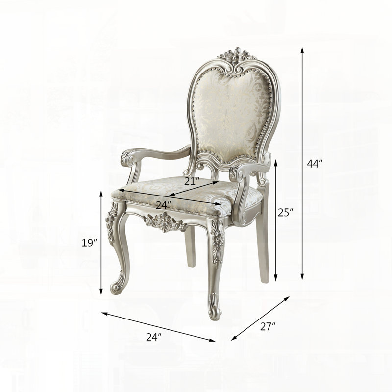2 fauteuils en tissu et champagne - capacité de poids de 220 lb. 24 po de largeur d'assise, 21 po de profondeur, 19 po de hauteur, 25 po de hauteur d'accoudoir. Coussins en mousse à densité D22 pour une expérience relaxante. Cadre en bois d'hévéa