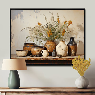 Art floral brun sur poterie rétro