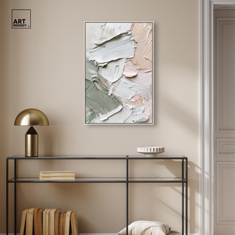«Creamy Contours I», art mural blanc sur toile , H 31 po x l 21 po, Encadrement argenté