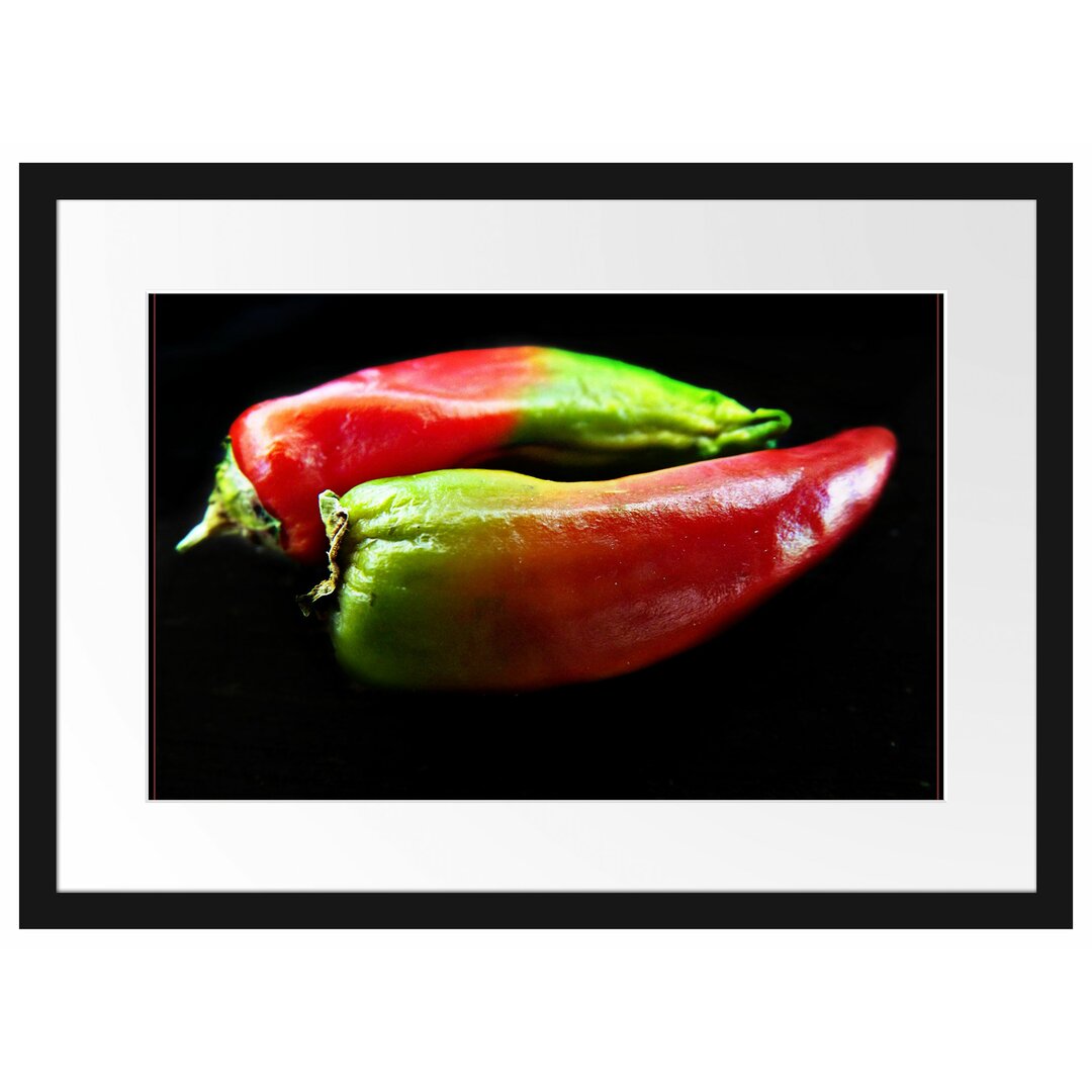 Gerahmter Fotodruck Two Chilli Peppers