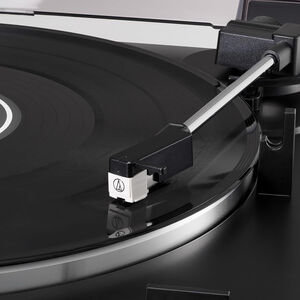 Tourne-disque à courroie entièrement automatique Audio-Technica AT-LP60X-BK (noir), Black
