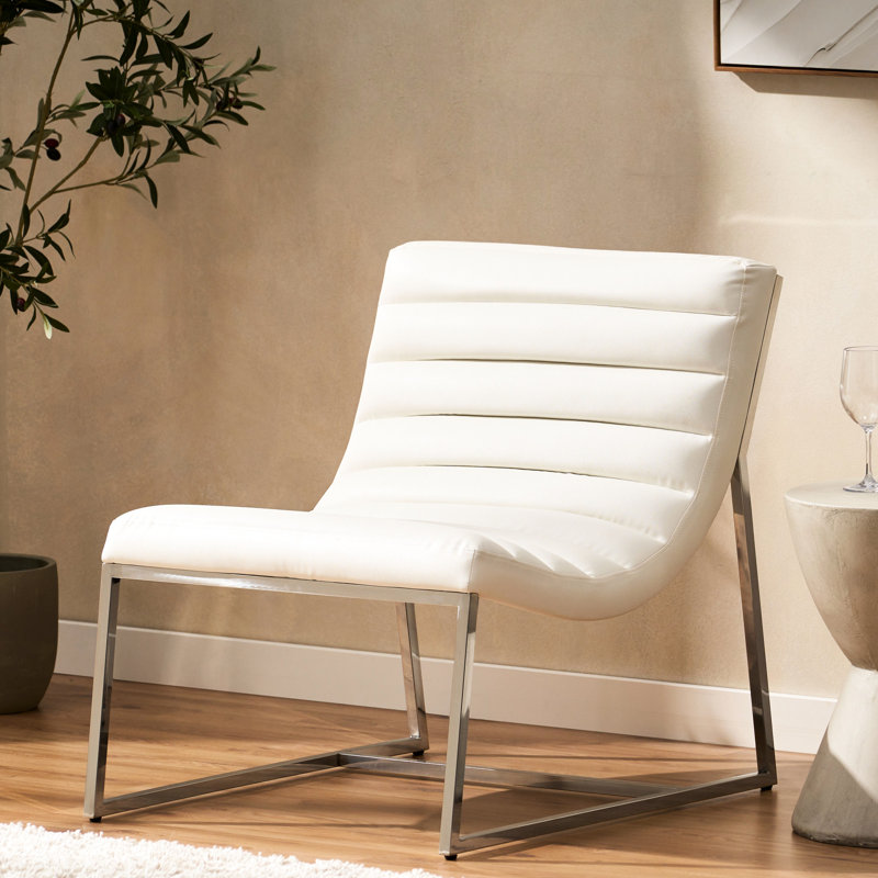 Chaise d'appoint moderne moderne en cuir blanc avec siège ergonomique contemporain au look chic qui rehausse l'expérience d'assise