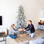 Arbre de Noël artificiel d'intérieur non éclairé enneigé avec support en métal et branches articulées - 8 pi-979793888