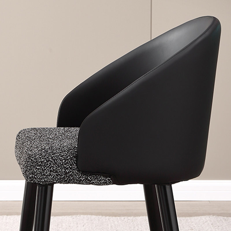 Chaises de salle à manger noires modernes