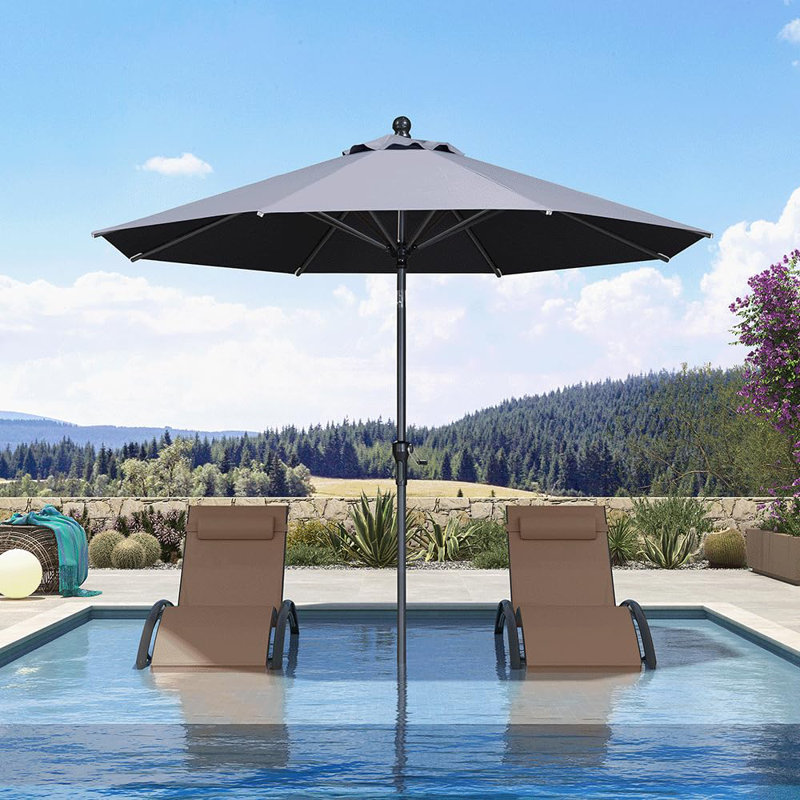 Parasol de marché 132 po gris avec comptoir à manivelle inclus, H 107 po x l 137 po x P 137 po, Gris