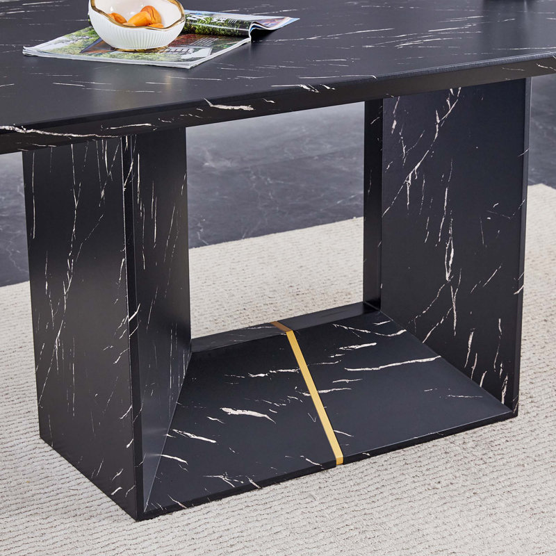 Ensemble de table et de chaises. Cette table de salle à manger moderne avec un design marbré en MDF vous donne une sensation luxueuse et élégante.