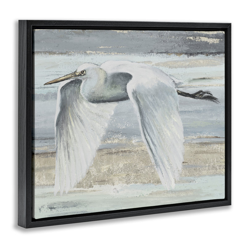 «Egret Soaring over Beach», art mural sur toile flottant gris, design par Patricia Pinto, H 25 po x l 31 po