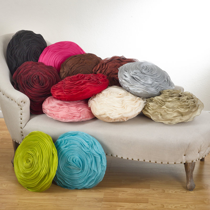 Red Rose Design 23" Round Throw Pillow