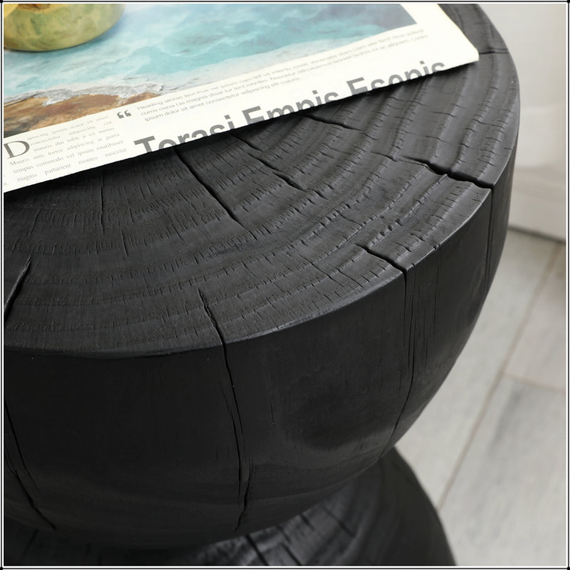 Table d'appoint ronde en bois de manguier massif avec finition craquelée vintage, idéale pour la décoration du salon et de la chambre.