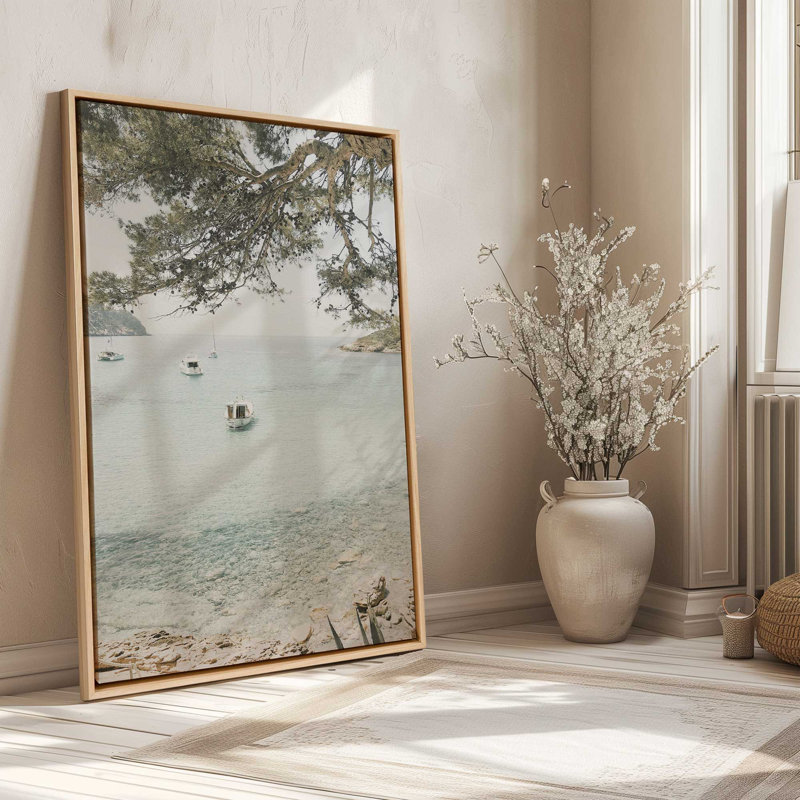 Impression sur toile Peaceful Ocean Cove, Cadre américain en érable flottant, H 48,75 po x l 32,75 po x P 1,75 po