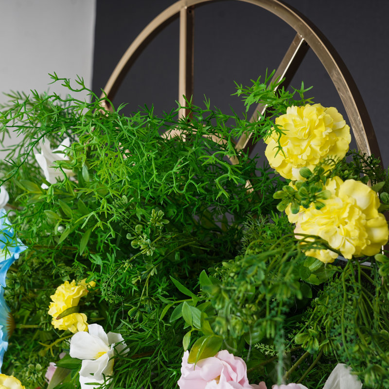 55 po x 33,5 po de fleurs artificielles en centre de table avec motif floral, fleurs roses / jaunes et feuilles vertes