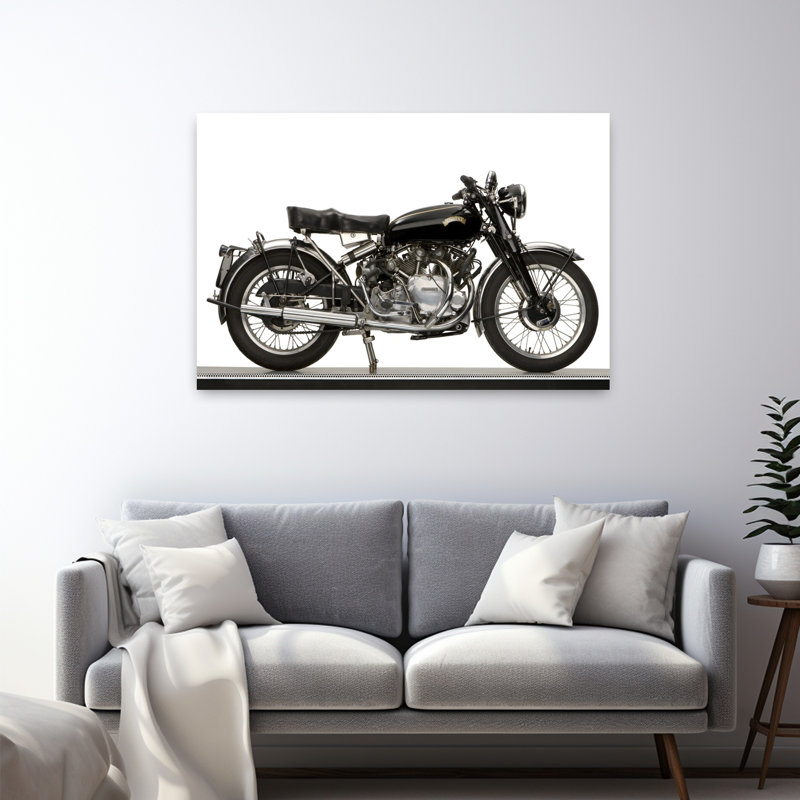 Gros plan sur une moto contemporaine de la série 994 de Vincent-998, H 32 po x l 48 po
