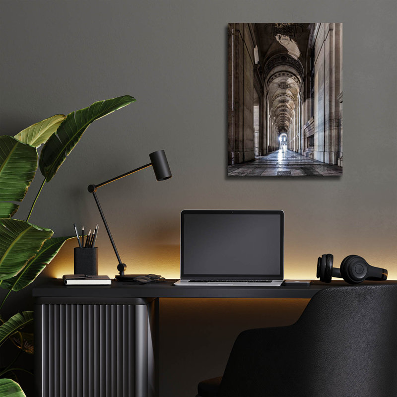 «Paris - Louvre Corridor» par Epic Portfolio, H 16 po x l 12 po x P 0,13 po