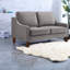 Causeuse moderne en velours gris foncé avec pieds en bois
