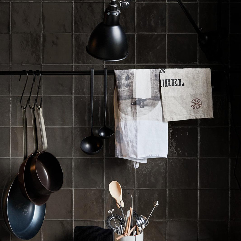 Greenwich 4" x 4" Glossy Tile, Nero