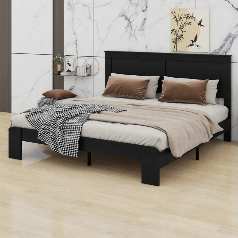 Lit plateforme en bois avec rangement sous le lit