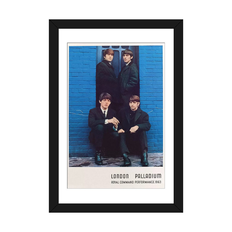 «The Beatles» par Royal Days, H 24 po x l 16 po x P 1 po, Black Framed Paper, Blanc