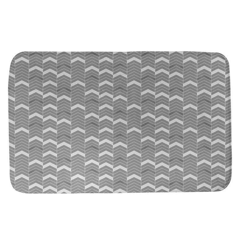 Tapis pour salle de bain lineed chevrons Stephenie, l 17 po x L 24 po, Noir