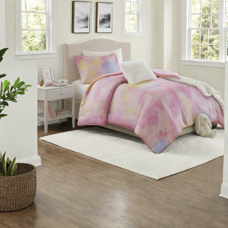 Abstract Comforter Set