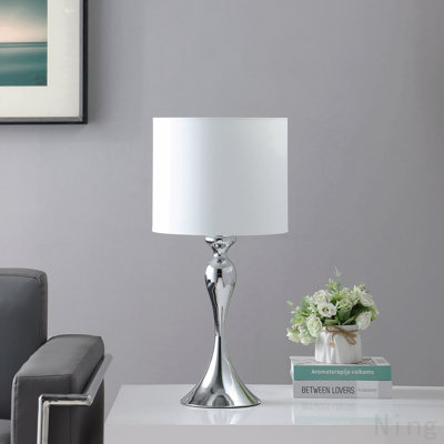 Lampe de table moderne en métal argenté 24,5 po In Bailey