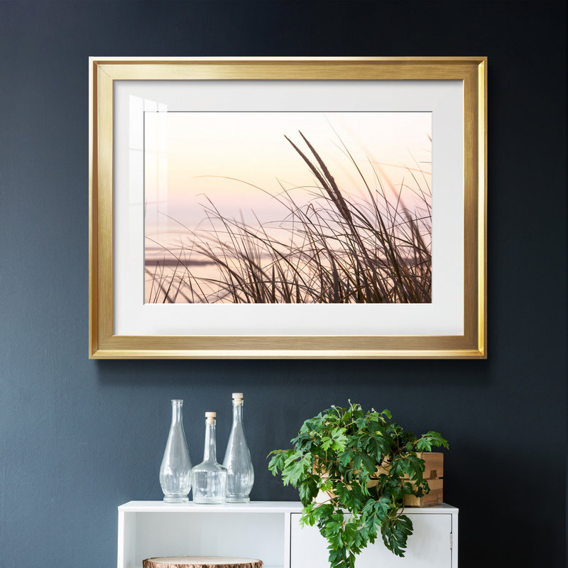 Cape Dune Morning - reproduction de photo sur papier encadrée, Papier avec cadre doré, H 30,5 po x l 42,5 po x P 1,5 po