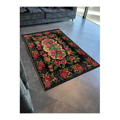 Tapis décoratif noir à motif de roses