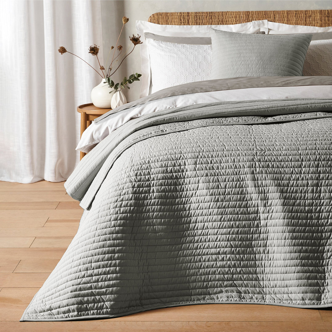 Quilted Lines 220x230cm Bedspread