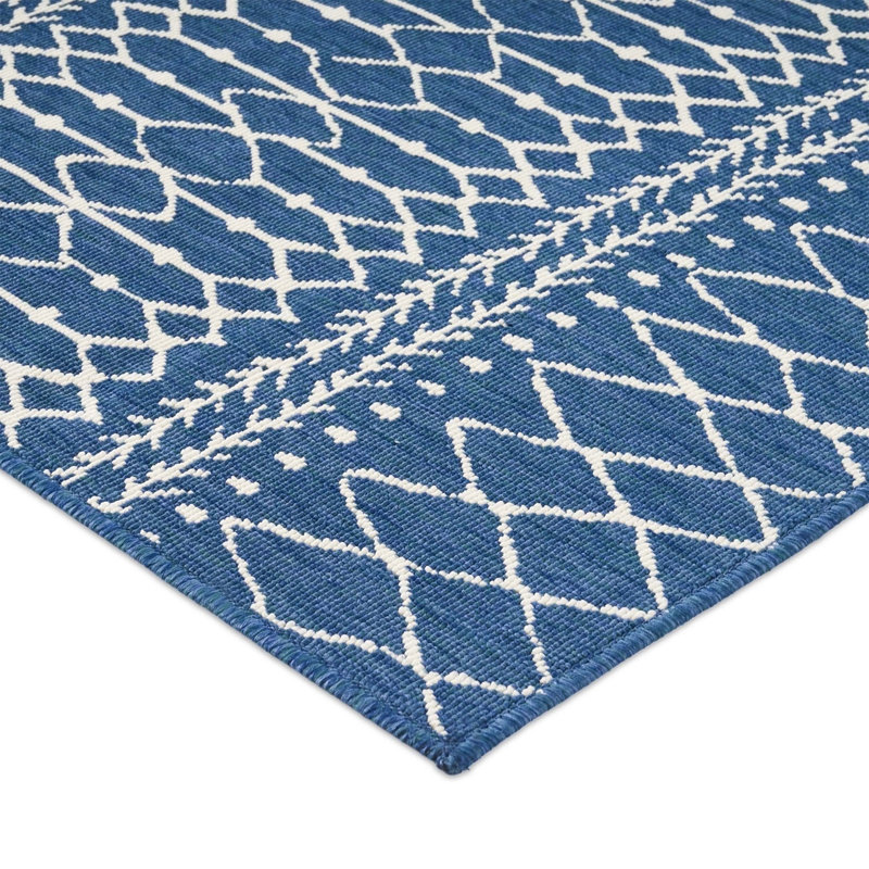 Blue Rectangle Polypropylene 5'3"x7' Rug
