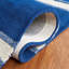 Tapis bleu marine en laine / viscose touffeté à la main à rayures Gonde-21411732