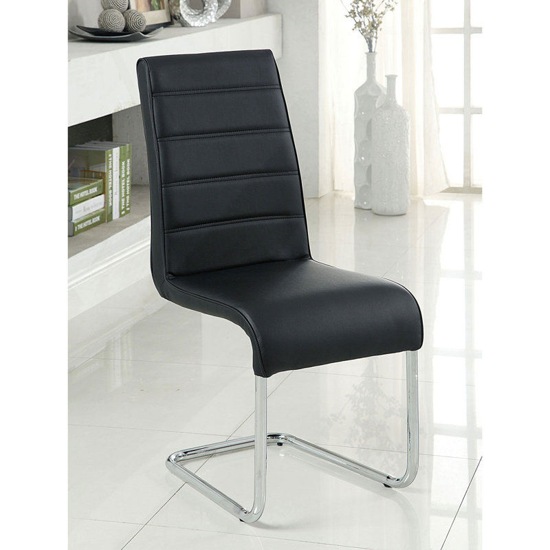 Chaise d'appoint rembourrée en similicuir Reinholds, Noir