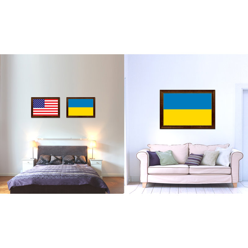 «Drapeau de l'Ukraine», impression sur toile encadrée, H 15 po x l 21 po x P 1 po, Encadrement brun