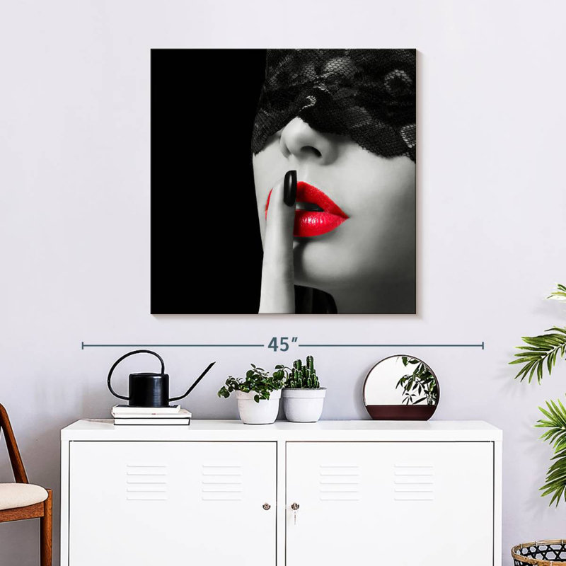 Shuttleworth Sophisticated Lips, 30" H x 30" W