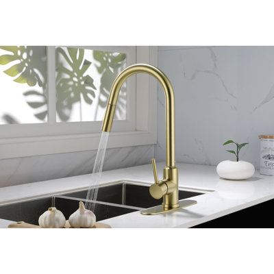 Robinet de cuisine rétractable en acier inoxydable doré - Buse haute pivotante à 360 °, poignée simple pour un ajustement facile de la température et du débit de l'eau Profondeur, 10,28 largeur, 8,81
