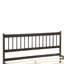 Grand lit plateforme traditionnel en bois de pin avec tête de lit, pied de lit et espace de rangement sous le lit-133235645-129518319