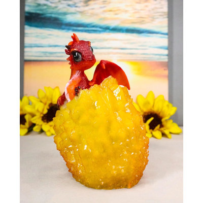 Figurine fantaisiste de bébé dragon rouge