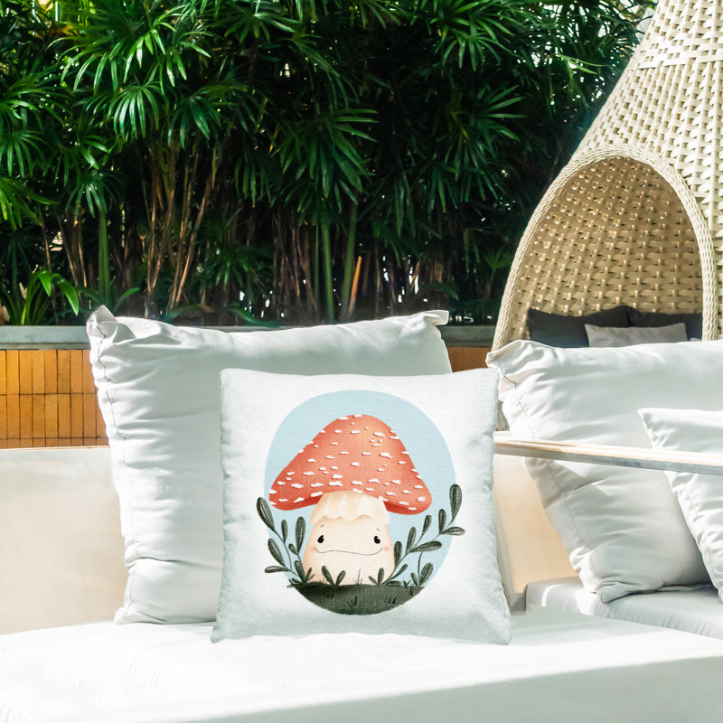 Coussin d'extérieur à motif de champignon souriant dans la nature par Sarah Hickman