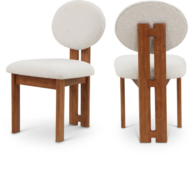 Chaise d'appoint rembourrée en tissu Napa Brityn Boucle, Tissu crème bouclé, Noyer
