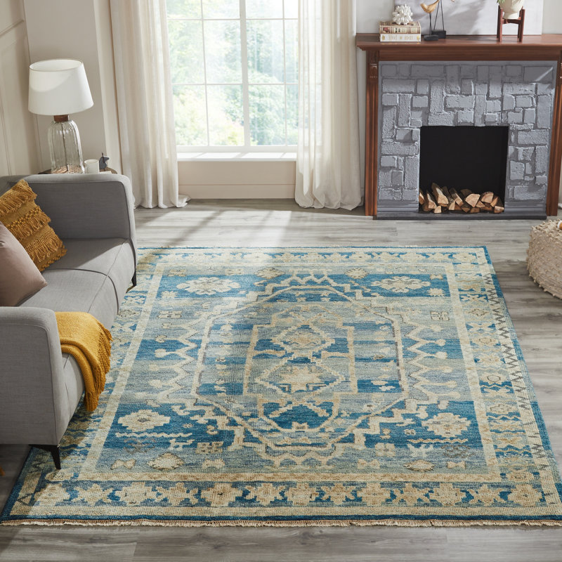 Amaris Azure Medallion Hand-Knotted Wool Area Rug, Rectangle 6' x 9'
