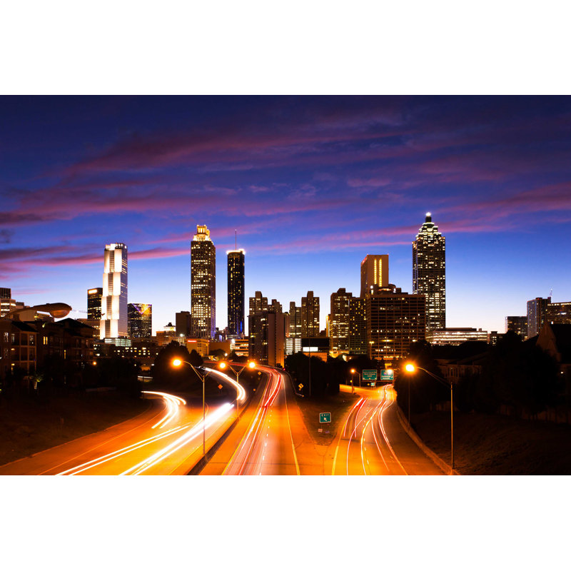 Centre-ville d'Atlanta avec trafic - photographie sur toile tendue, L 18 po x H 12 po
